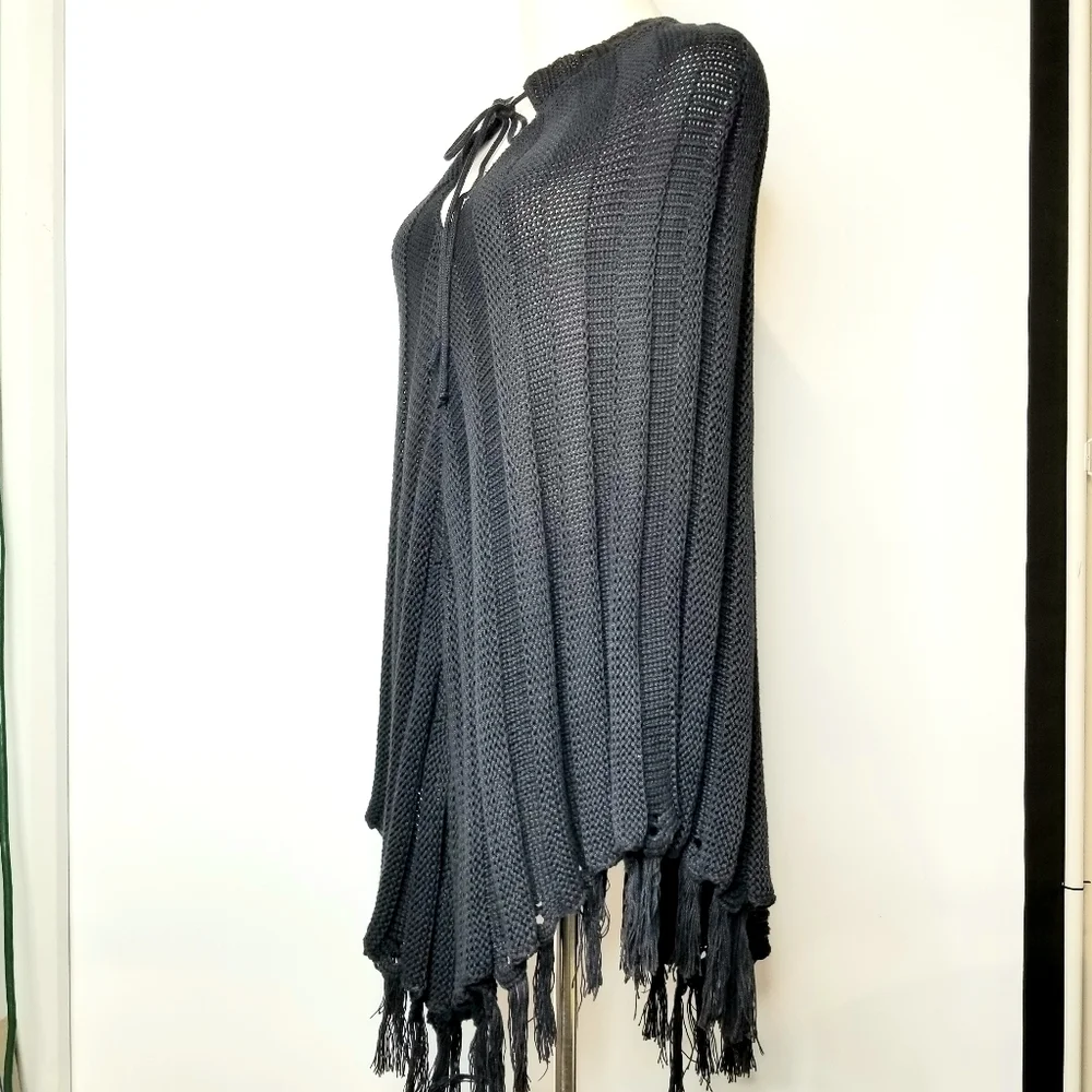 525 America Black 100% Cotton Cable Chunky Knit Ribbed Fringe Hem  Poncho , O/S